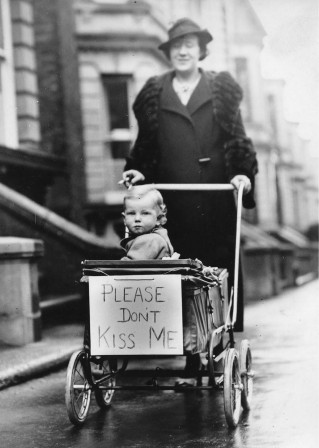 “Please Don’t Kiss Me!” A mom asks not to kiss her baby to avoid catching the flu in the 1930's.jpg, mar. 2020