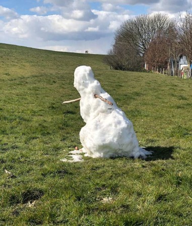 bonhomme de neige printemps.jpg, févr. 2023