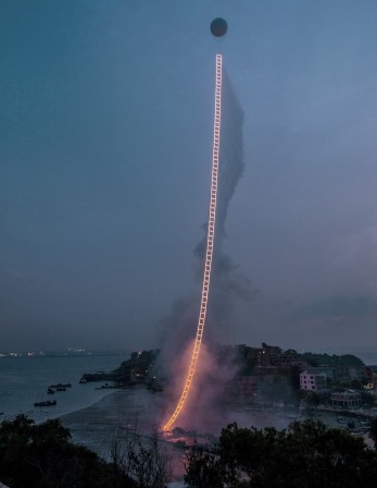 cai guo-qiang sky ladder 2015 Stairway to Heaven.jpg, janv. 2022