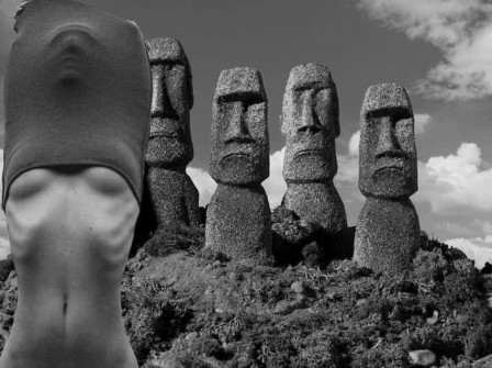 les Moaï de Rapa Nui île de Pâques censure facebook.jpg, juin 2021