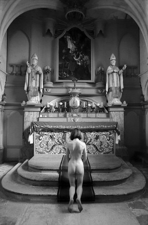 pécheresse nue dans une église dimanche repens-toi.jpg, avr. 2023