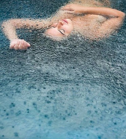 réveille toi il pleut pluie faire la planche natation.jpg, nov. 2023