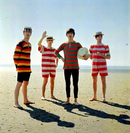 the beatles 1964  4 garçons dans le sable bonjour de la plage.jpg, juil. 2021