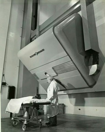70 MeV electron synchrotron, a type of particle accelerator used for radiation therapy. 1956-64 le matin on écoutait la radio