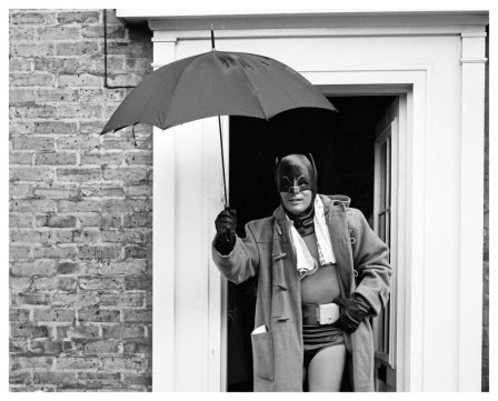 Adam West 1966 Batman en général quand il pleut je reste chez moi.jpg, janv. 2024