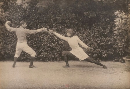 Adolphe de Meyer. Le Grand Salut, circa 1910  escrime mixte