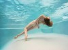 Alex Sher. Underwater Nude, 2022 Madame flotte Alain Bashung piscine