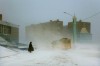 en Sibérie, une personne voit le bus disparaître dans un brouillard de neige