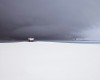 un chalet entre la neige, la mer et le ciel