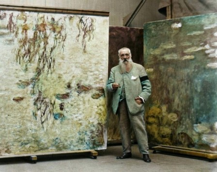 Claude Monet with his Water Lilies Auguste Rodin devant sa célèbre sculpture les nymphéas