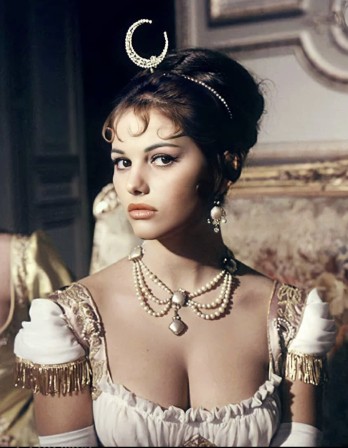 Claudia Cardinale sous la lune