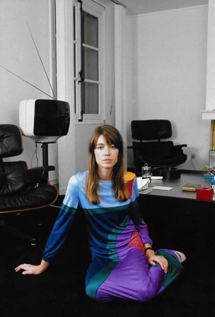 Françoise Hardy photographed by Michael Holtz in her apartment located on Île Saint-Louis Paris January 1970 l'arrivée de la télévision en couleur