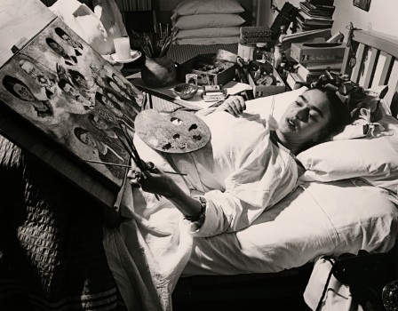 Frida Kahlo 6 July 1907 – 13 July 1954 in her art studio grasse matinée au lit