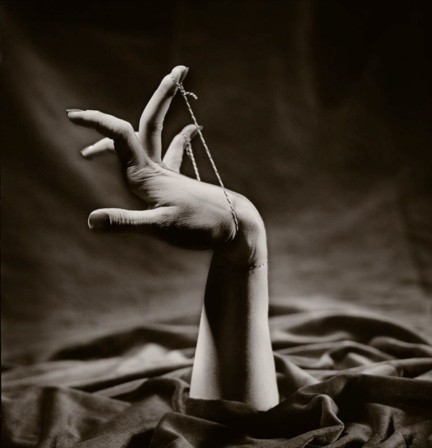 Gilles Berquet main bijou de femme