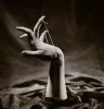 Gilles Berquet main bijou de femme