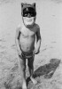Iain McKell, 1977 masque petit Batman à la plage bonjour Gotham sur mer