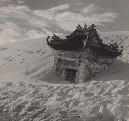 Ján Cifra, Viêt Nam. Dunes, 1956, Slovenská národná galéria Vietnam le palais dans les dunes tag château de sable