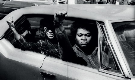 Jean-Pierre Laffont Rebels with a Cause Brooklyn lors des funérailles de Black Panthers morts en prison 1971