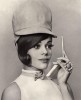 Lady Miss Kier chapeau téléphone bonjour la fin de l'année approche merci de regagner vos places et d'attacher votre ceinture