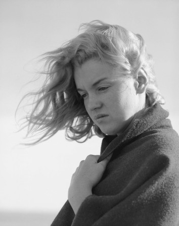 Marilyn Monroe photographed by Andre de Dienes in Malibu 1949 23 ans il fait encore frais à Malibu