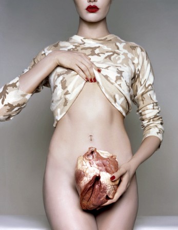 Nature Morte Barbara Fialho by Brigitte Niedermair le coeur sur la main.jpg, janv. 2024