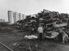 Offenbach, Photo by Barbara Klemm, 1968 une voiture à pédale amenée à une casse automobile et puis nous avions décidé de passer aux véhicules électriques