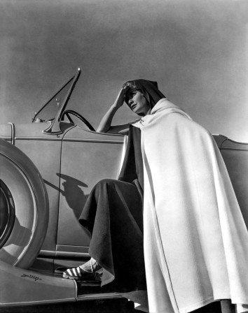 Photo by George Hoyningen-Huene Miriam Hopkins wearing an outfit by Travis Banton for Vogue magazine, December 1934 voir plus loin