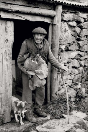 Pierre Pizot with a cabbage by Tessa Traeger paysan chou