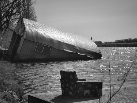 Robert Gaa une petite maison au bord de l'eau