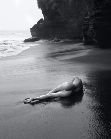 Roman Gutikov le corps sur la plage