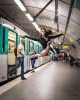 Saul Aguilar danse ballerine dans le métro à Paris