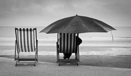 Simon Auchterlonie - Blyth Beach Weather soleil mer parasol plage