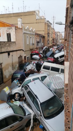 Valencia, Spain, 2024 les voitures dans la rue inondation catastrophe Espagne