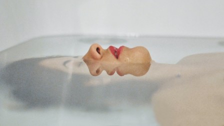 Valeria Schettino Janus le double visage de la baigneuse