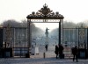 View of the Avenue de Paris from the Grille d’Honneur of the Château de Versailles, Versailles (by diligam_te) c'est pas Versailles ici