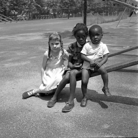Vivian Maier, Chicago, 1955 tape-cul le poids des enfants