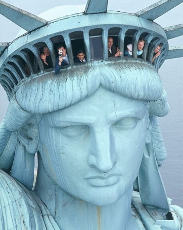 William Albert Allard New York statue de la liberté dans la tête des femmes